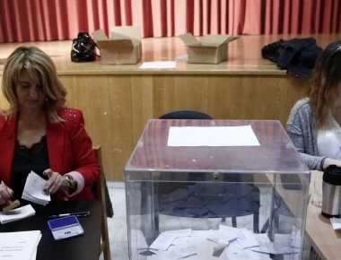 Άφαντη η εφορευτική επιτροπή σε εκλογικό τμήμα στο Παγκράτι